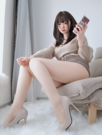 Coser小姐姐 白银81 NO.031 甜美后辈日常篇 [130P3V-991MB]