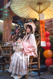 桜桃喵 – NO.188 龙年大吉 [11P-320MB]